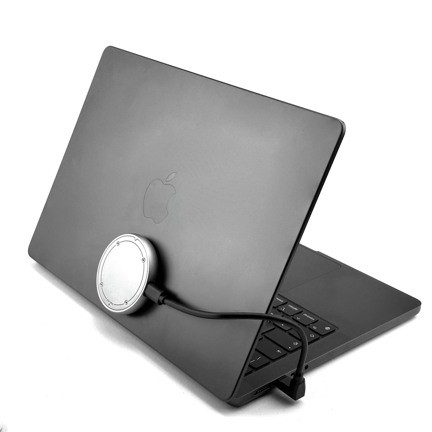 Magnetic SSD Enclosure – MagSafe NVMe 💼